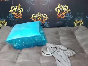 couple Live Cam Girls Love To Strip Naked For Their Viewers with skinnyx_cute18