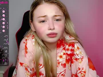 girl
        shy_blondiee cam image #952840