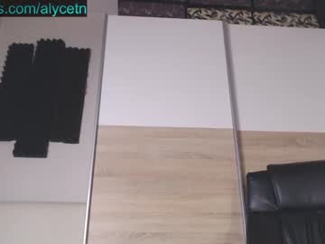 girl
        alycetn cam image #238065