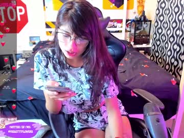 girl
        violetttflowers cam image #1105532