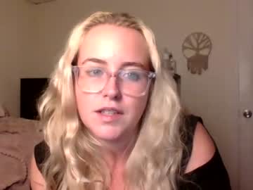 girl
        blonde4lyfe cam image #2477573