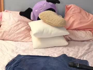 girl
        ashley_ospino cam image #6894934