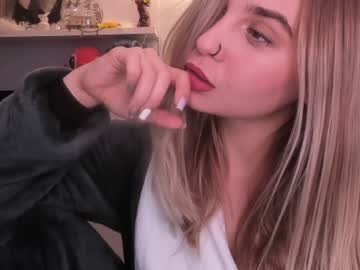 girl
        sweetmila1 cam image #441635