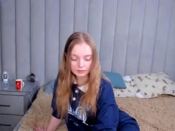 girl
        staceyallen cam image #1008219