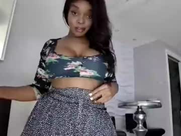 girl
        ataliahpussey cam image #446592