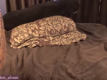 girl
        golden_alinee cam image #3948455
