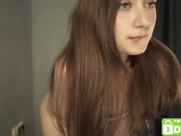 girl
        tessarosse_ cam image #1661275
