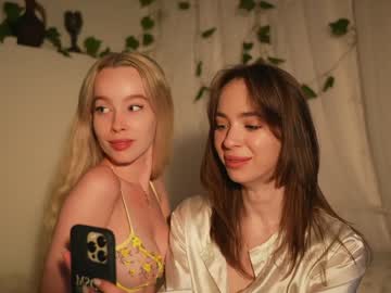 girl
        mother__of__dragons cam image #4091208