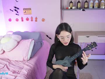 girl
        little_effy18_ cam image #5357979