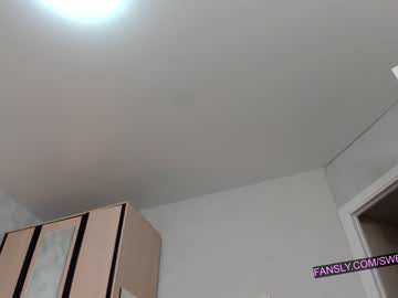 girl
        sweetteets24 cam image #1821635