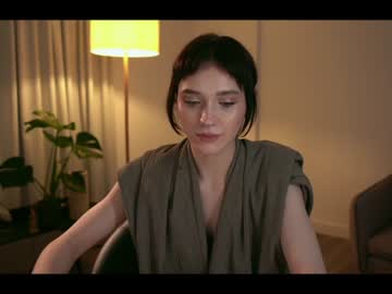girl
        luna_ai cam image #3265097