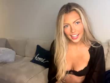 girl
        badbrittxo cam image #5174595