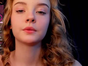 girl
        lolliis cam image #3227601