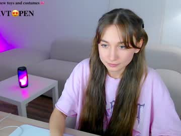 girl
        ambertan1 cam image #5657065