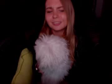 girl
        sweetmila1 cam image #4915894