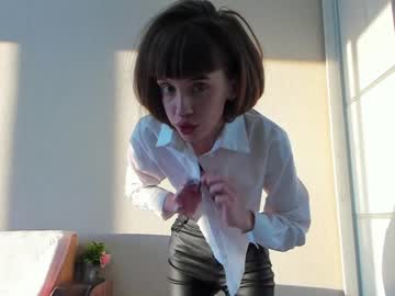 girl
        flowerofsin2001 cam image #1533028