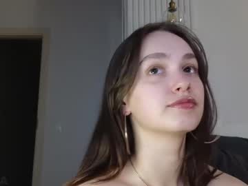 girl
        evi_woow cam image #6534291