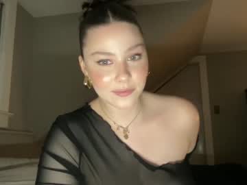 girl
        novavangogh cam image #2153422