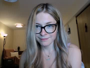 girl
        bestgirl_ofthe_neighborhood cam image #311336