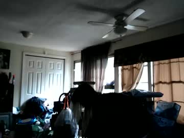 girl
        kipsy420 cam image #6502459