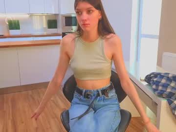 girl
        lucettagibbard cam image #4949084