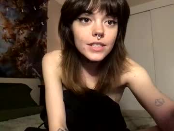 girl
        faerienugs cam image #5300064