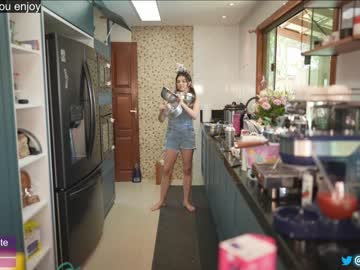 girl
        loollypop24 cam image #4139927