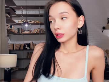 girl
        riskyproject cam image #5746030