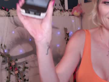 girl
        laceycoffeegirl cam image #983073