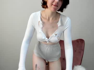 girl
        moolly_miller cam image #1742583