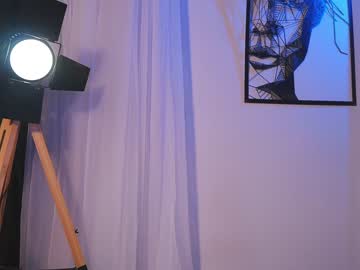 girl
        lucie_beltran cam image #3789924