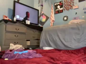 girl
        dawnrobin420 cam image #1537265