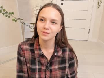girl
        lisahallf cam image #3012090