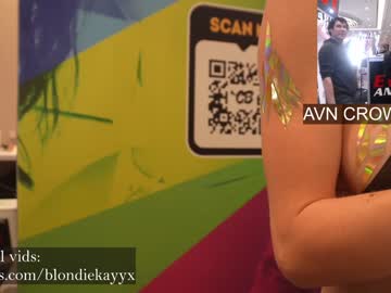girl
        blondiekayy cam image #608903