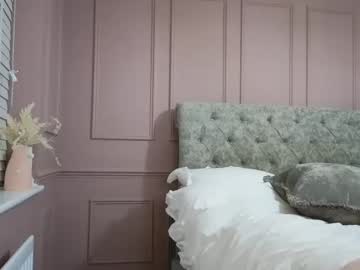 girl
        prettyj1995 cam image #5900366