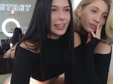 girl
        yononeey cam image #4943741