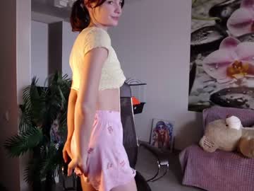 girl
        jennycutey cam image #1730776