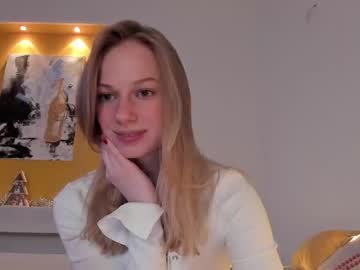 girl
        magic_couple13 cam image #3169554