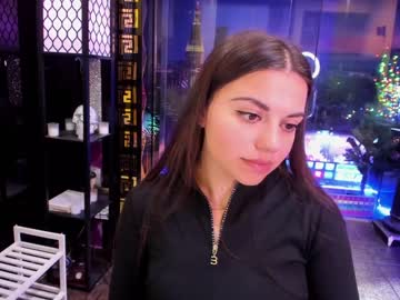girl
        alma_pearl cam image #1811097