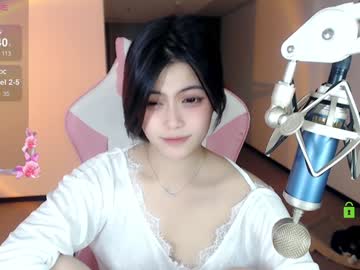 girl
        akina520 cam image #4922654