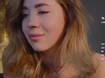 girl
        emmi_rosee cam image #6071089
