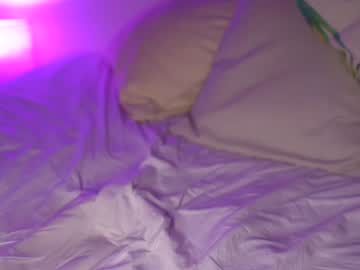 girl
        chaturbatable cam image #2519245