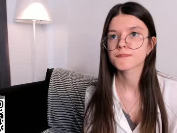 girl
        hellogentlemana cam image #3496833