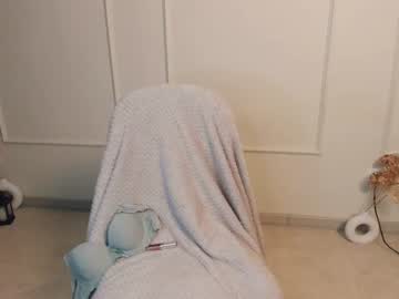 girl
        laa_ura cam image #3701907