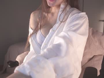 girl
        alice_kosmos cam image #5585368
