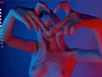 girl
        roonaxel cam image #2087634