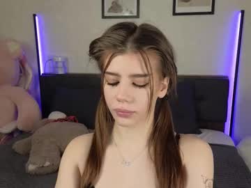 girl
        jenie_fire cam image #6610722
