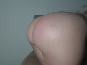 girl
        sweat_mia cam image #1663453