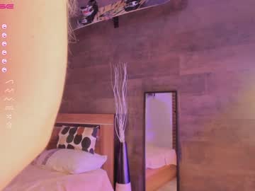 girl
        yolandabertha cam image #795306
