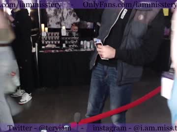girl
        iammisstery cam image #3432696
